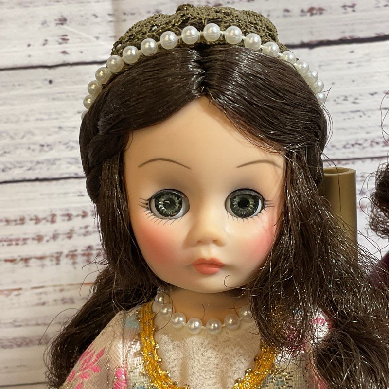 VTG. MADAME ALEXANDER Romeo & Juliet Porcelain Dolls- 11"