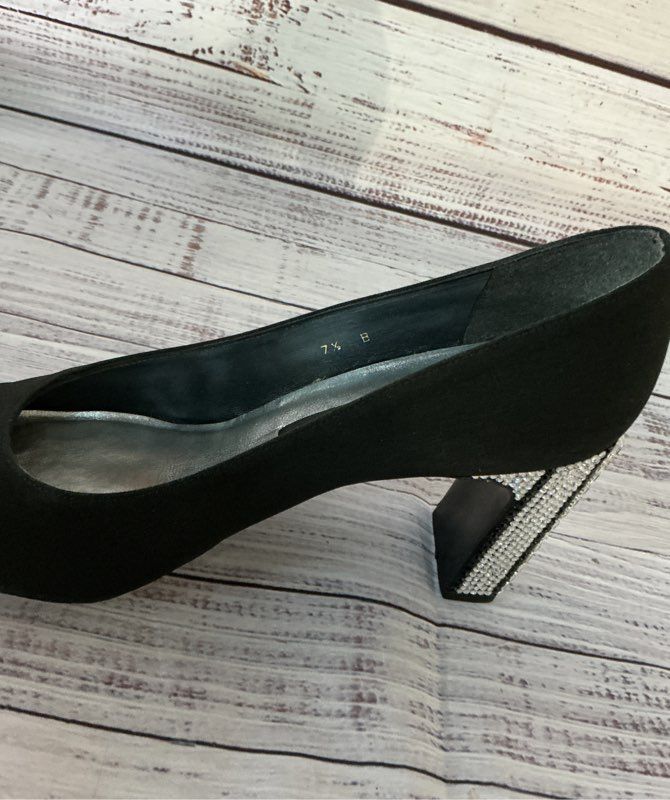 Women's Stuart Weitzman Black Pump with embellished heel Women 7.5