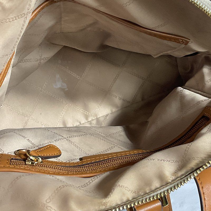 Michael Kors Rhea Medium Slim Logo Backpack in Vanilla (MISSING TIES ON ZIPPERS)