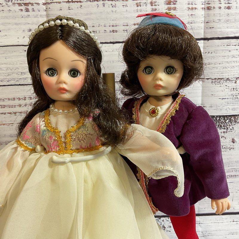 VTG. MADAME ALEXANDER Romeo & Juliet Porcelain Dolls- 11"