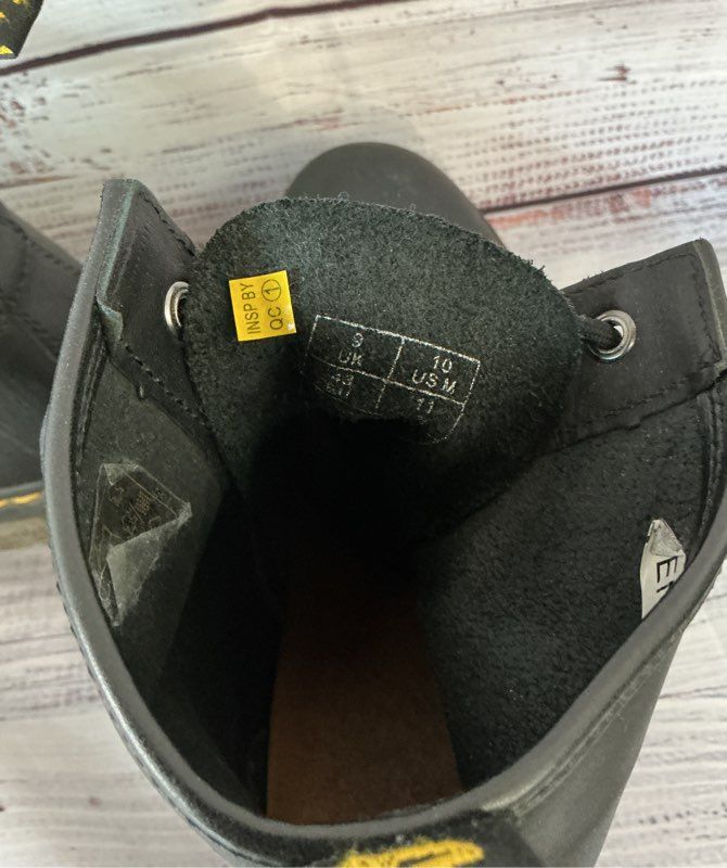 Men's Doc Martens AirWair Black Leather Boots Size 10