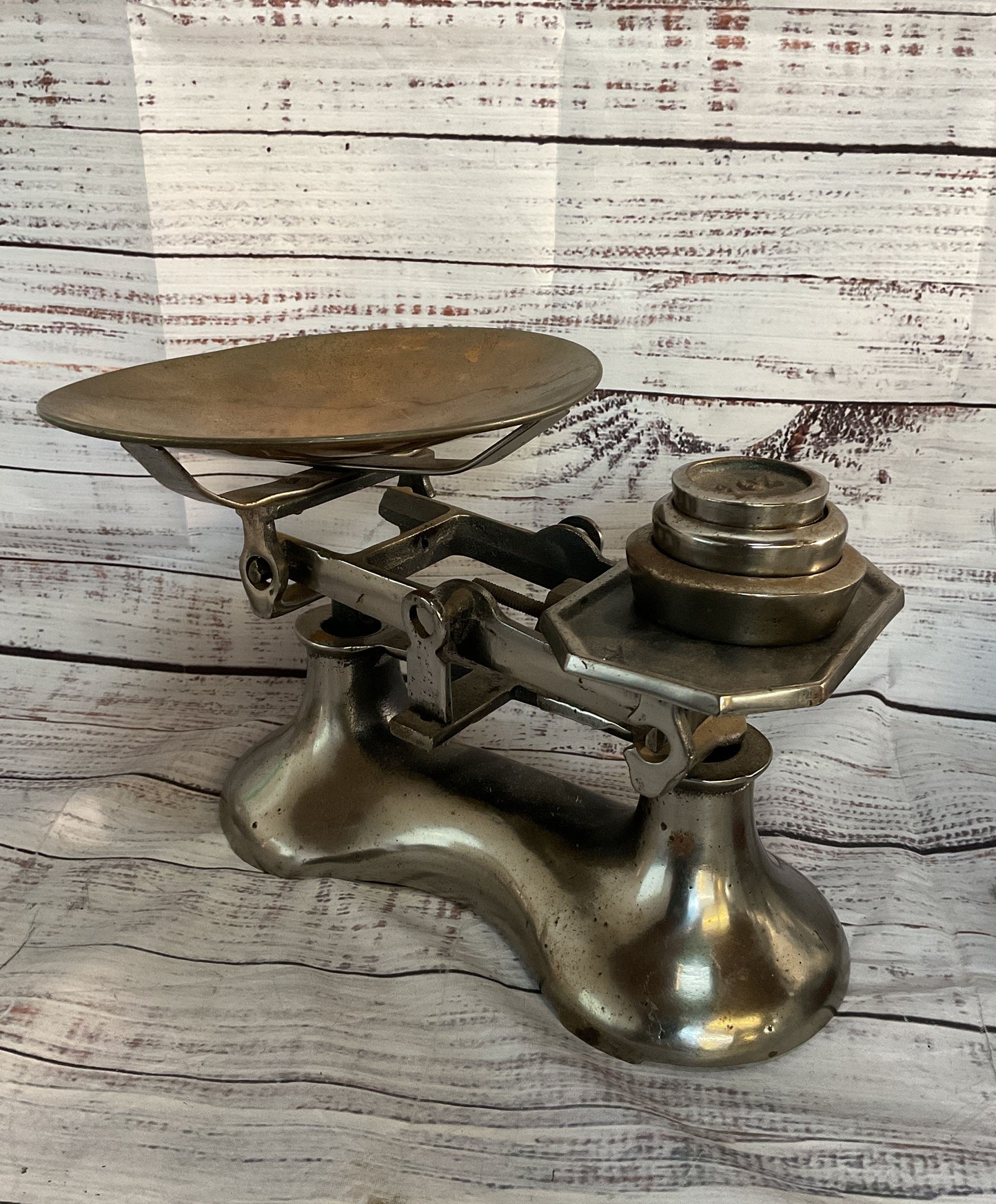 Tabletop Vintage Kitchen Scale with Weights