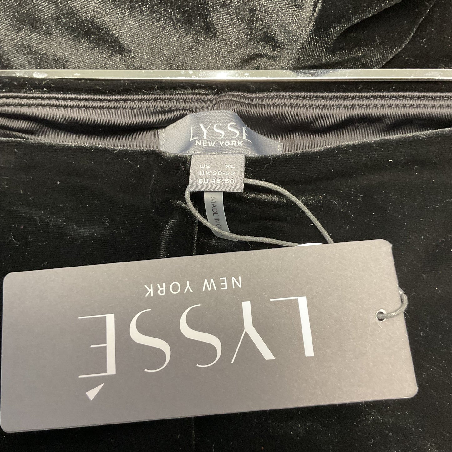 Lyssé Black Velvet Straight-Leg Pants - Size XL New