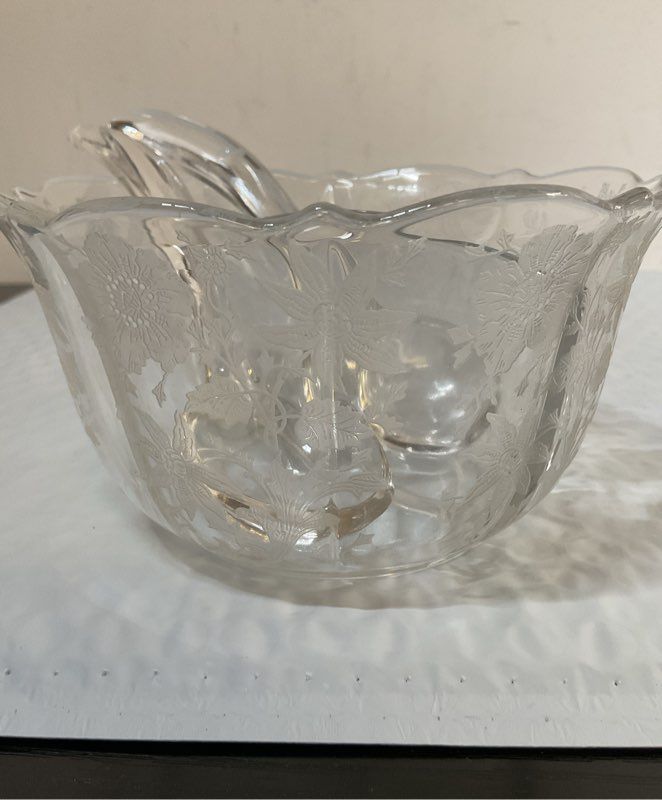 Etched Floral Clear Divided Round Condiment/ Relish Bowl With Spoons -Small Tray