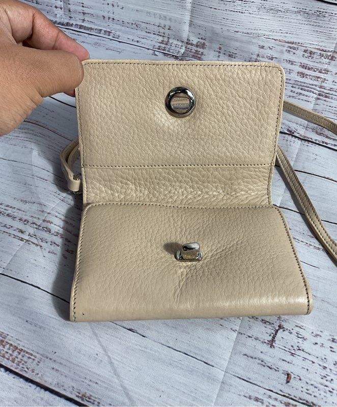Vintage Roots Canada Ivory Crossbody Purse Women's Genuine Leather