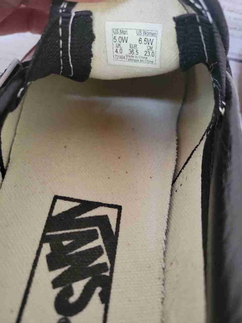 Unisex VANS Off the Wall White Classic Sneaker Women's Size 6.5 Men's Size 5