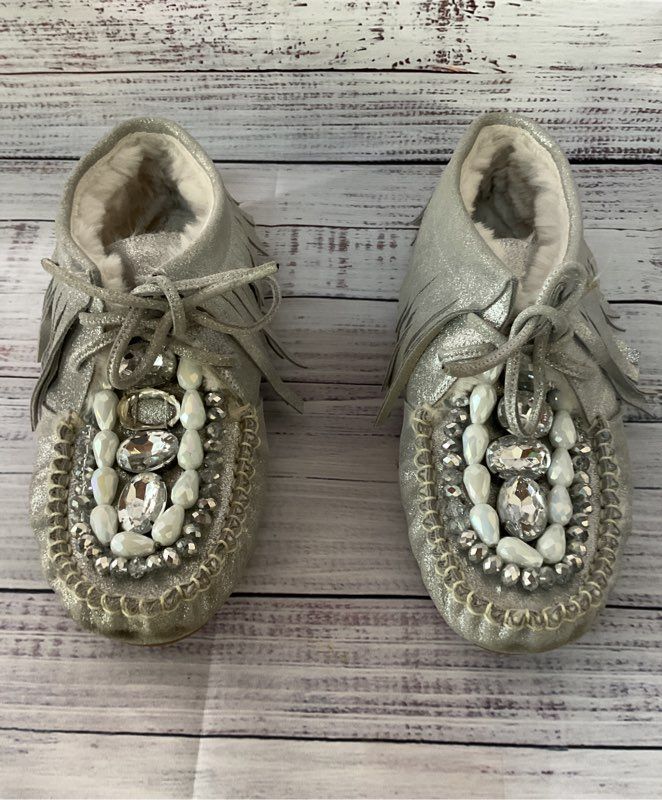 Women's Elena Linardarki Silver Moccasin w/ embellishments Size 5.5 Retail $200