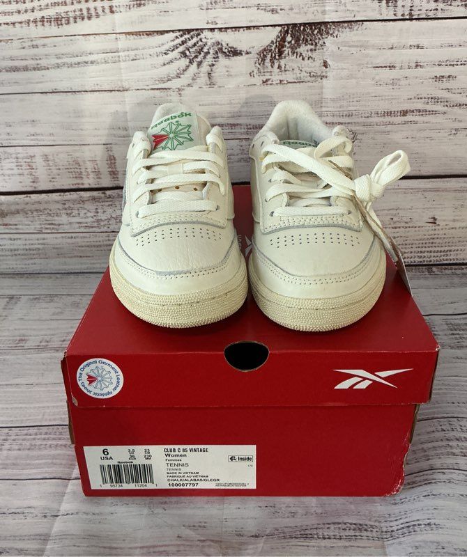 NWB Women's Reebok White Tennis Sneakers Size 6