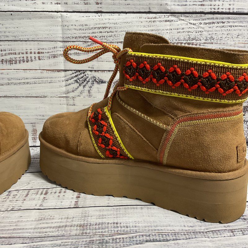UGG Classic Mini II Brown Platform Suede Boots w/ Colorful Knit Detail Sz 12
