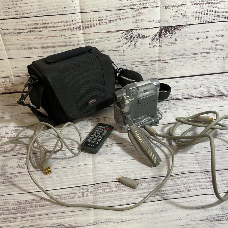 SONY DCR-HC32 Handycam Mini DV Camcorder Video Camera- FOR PARTS- NO CHARGER