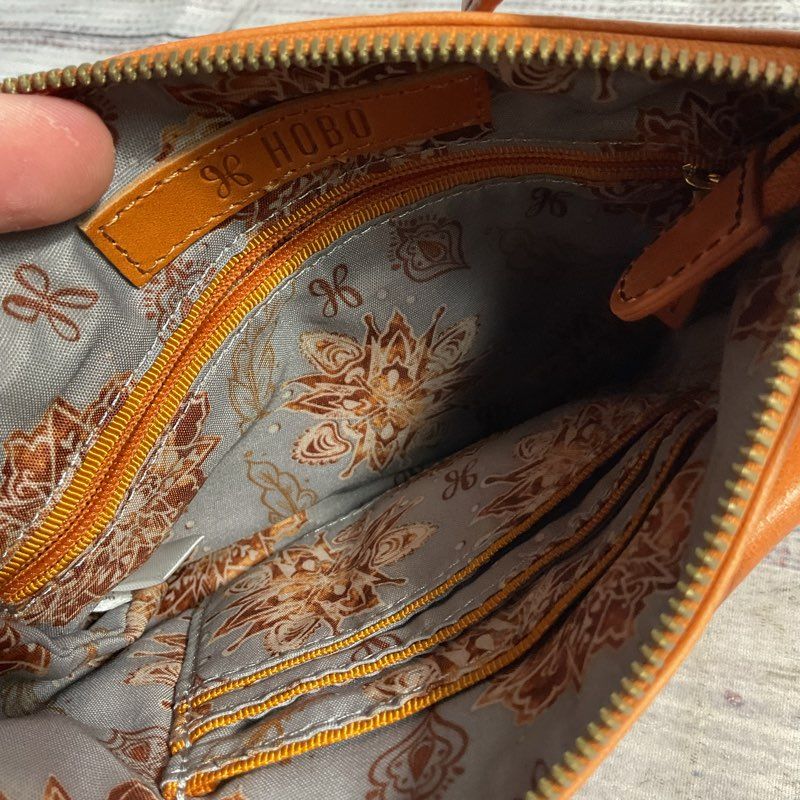 VTG. Hobo Amble Orange Leather Crossbody Shoulder Bag Purse