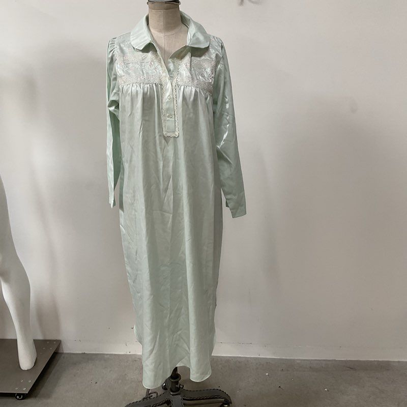 VTG. OSCAR DE LA RENTA Women's Mint Green Satin Embroidered Nightgown- SZ L