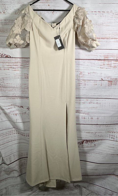 NWT Alberto Makali Taupe Formal Dress w/Applique Sleeves Size 10 Retail $458