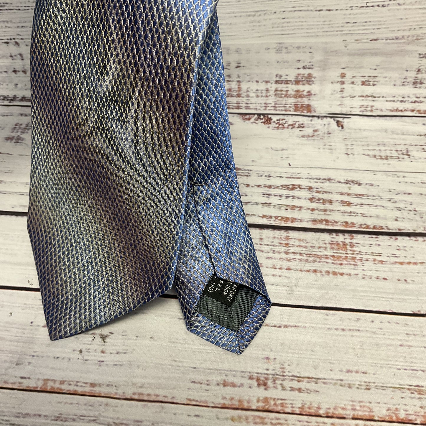 Lagerfeld Blue Iridescent Scale Neck Italy Silk Tie - Size 57"