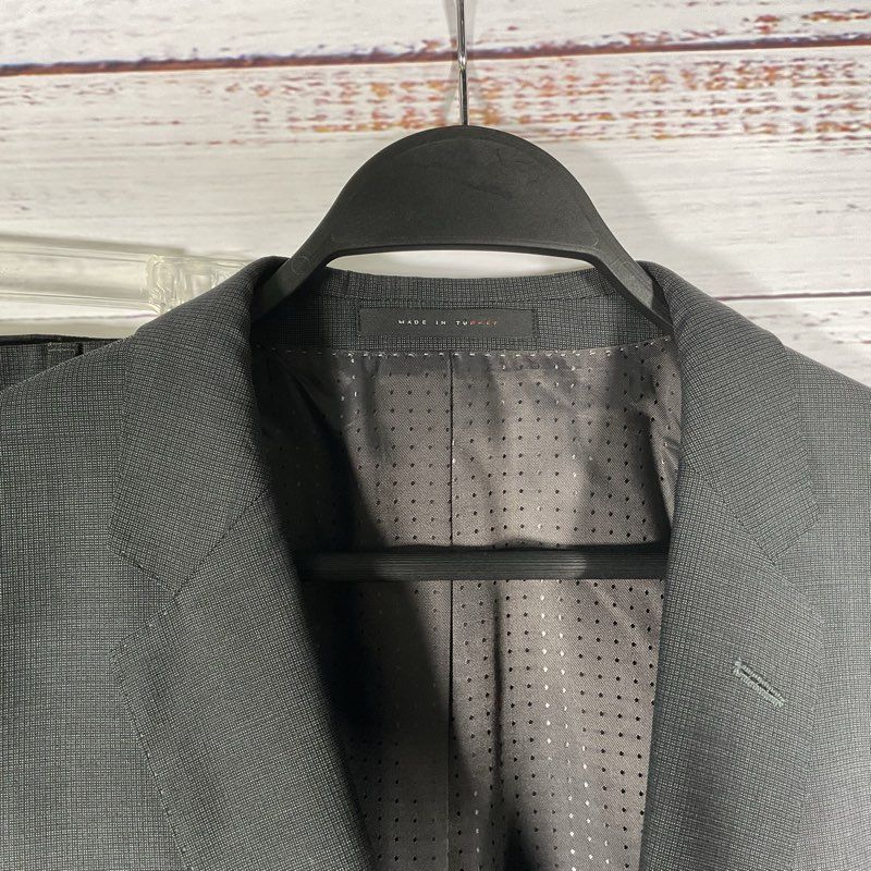 Hugo Boss Super 110 2 Piece Gray Patterned Wool Men's Suit - Size in Desc.