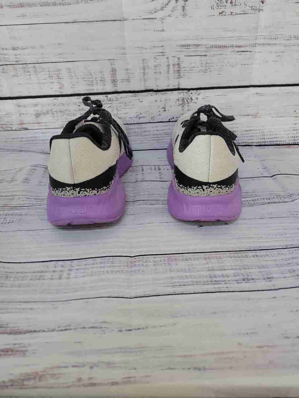 NWOB Women's New Balance Dynasoft Purple & White Sneaker Size 8