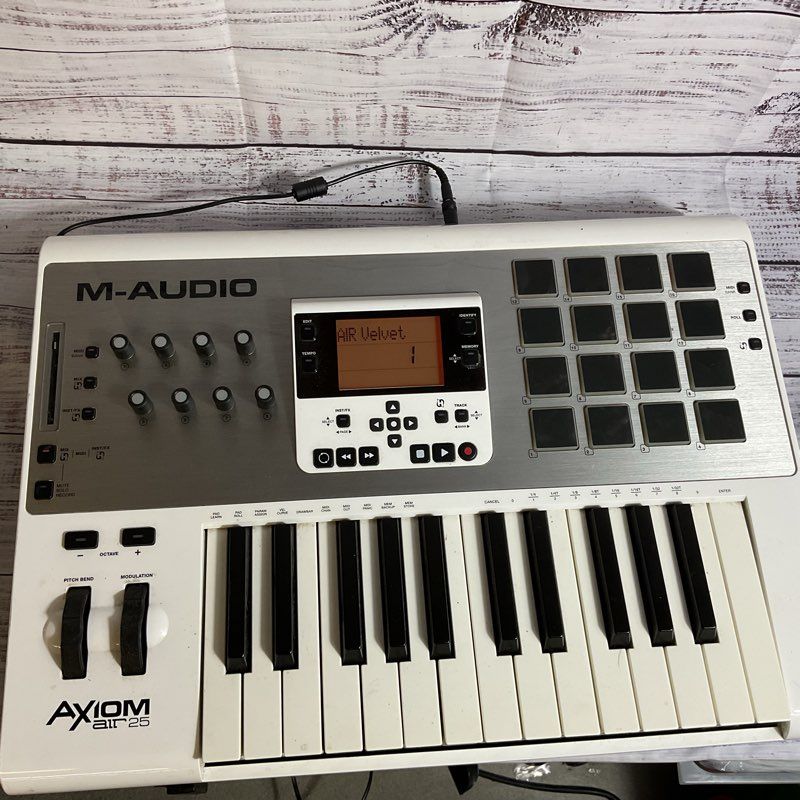 M-AUDIO Axiom Air 25 Key MIDI Controller (NO POWER CORD)