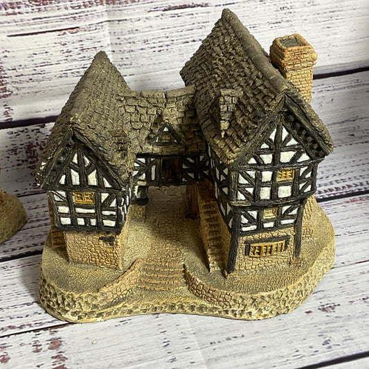 Set of 4 DAVID WINTER Cottages, Tudor, Wine Merchant, Market House Figurines
