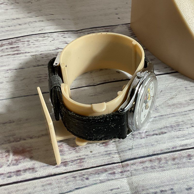 VTG. LORUS Mickey Mouse Quartz Watch with Original Case (DAMAGED BAND)