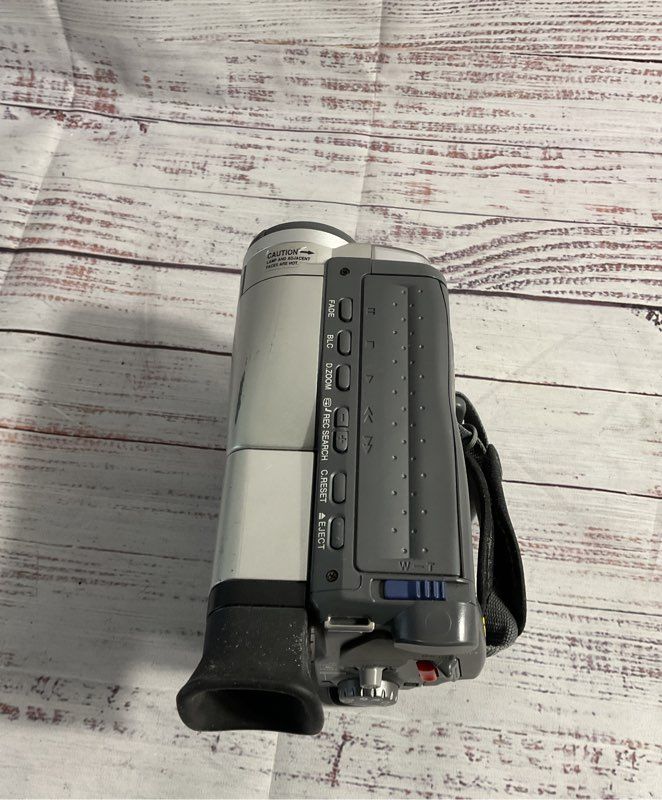 Canon ES75 HI 8 8mm Video Camcorder VCR Player Video No Battery NO POWER SUPPLY!
