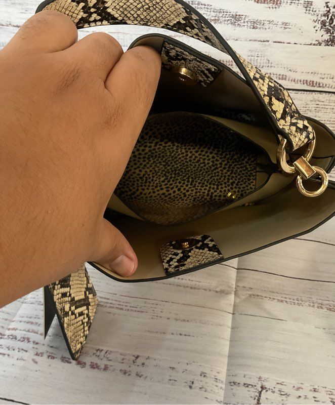 NWT Women's Isabelle Snake Print Vegan Handbag With Shoulder Crossbody Strap