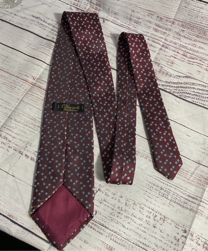 Charvet Place Vendome 100% Silk Men's Geometric Pattern Dark Red Tie France