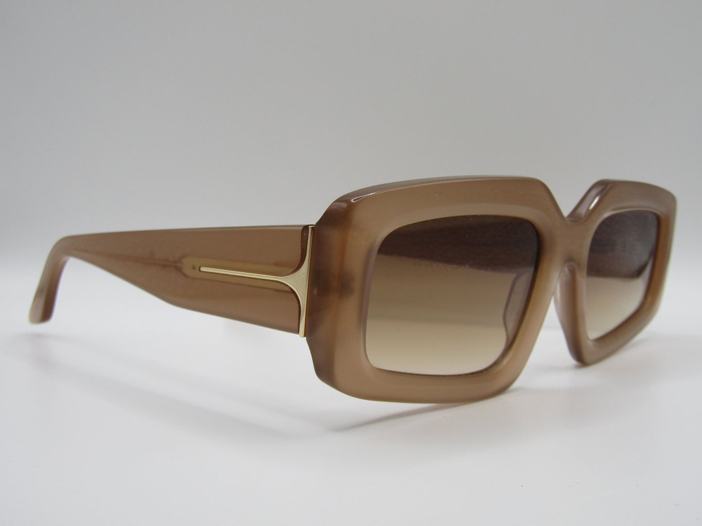 Dezi Read the Room Women's Brown Acetate Sunglasses