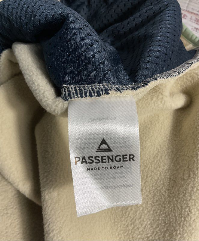 NWT Passenger Women's Juana Recycled Polar Hooded Fleece Jacket Oatmeal Size M