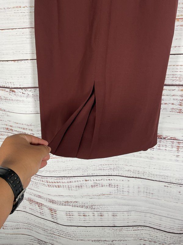 Women's Salvatore Ferragamo Maroon 100 % WOOL Pleated Skirt Size 38 EU/ 7.5-8 US