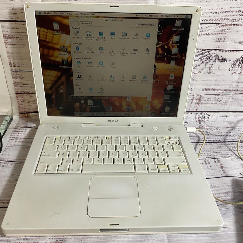 APPLE Mac iBOOK G4 Laptop- WORKS!!!