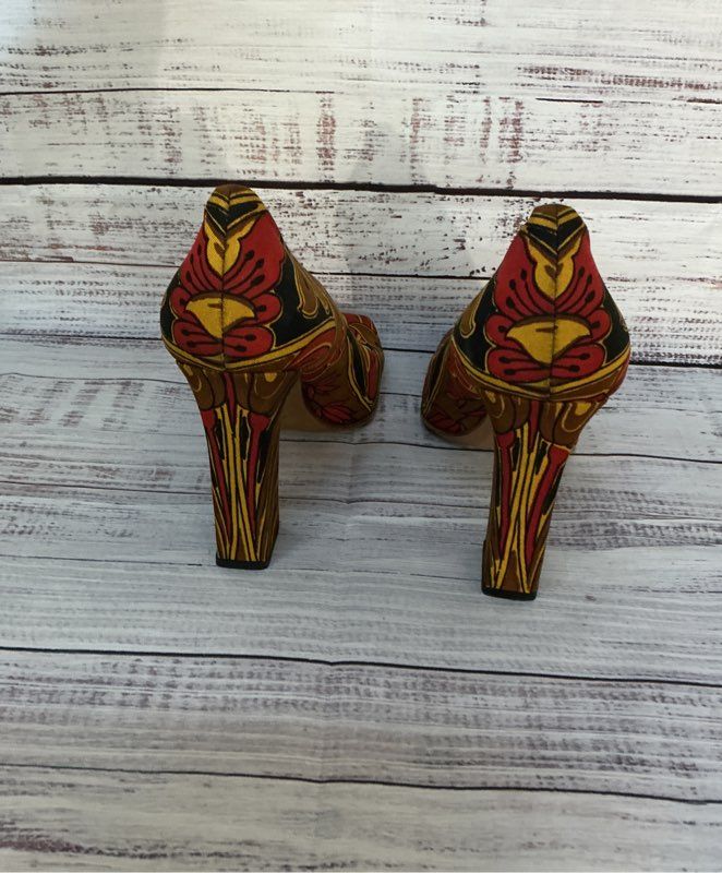 Women's Prada Floral Print Pumps Size 40/US 9
