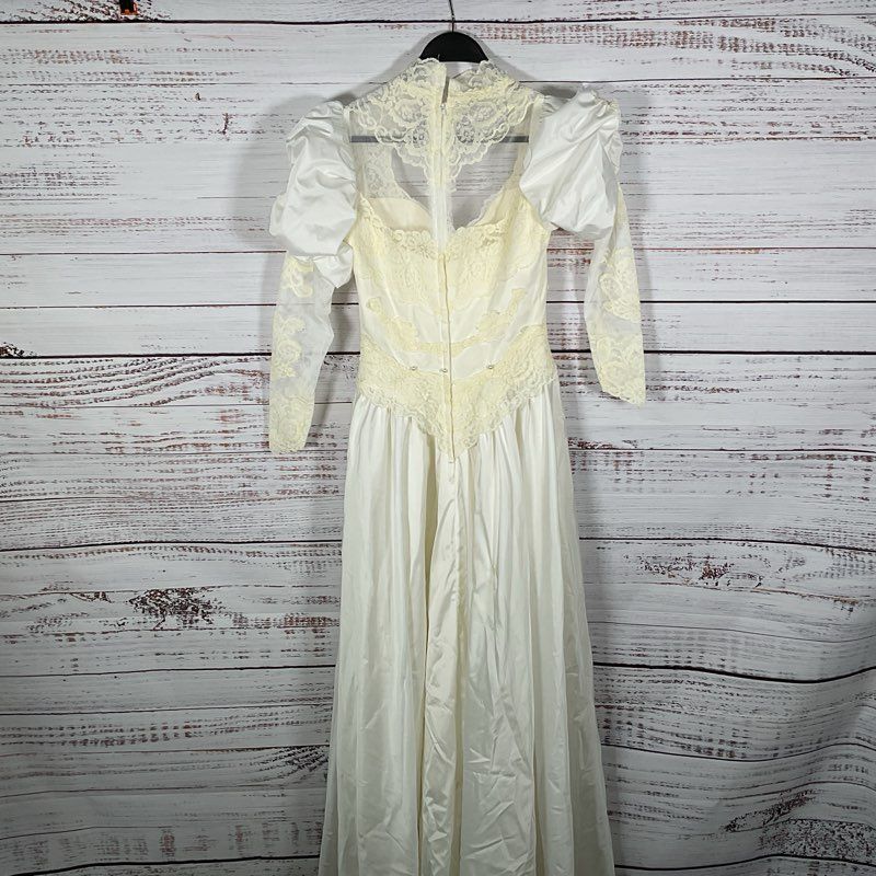 VTG. 70s JC Penney White Puff Sleeve Lace + Faux Pearl Wedding Dress READ DESC