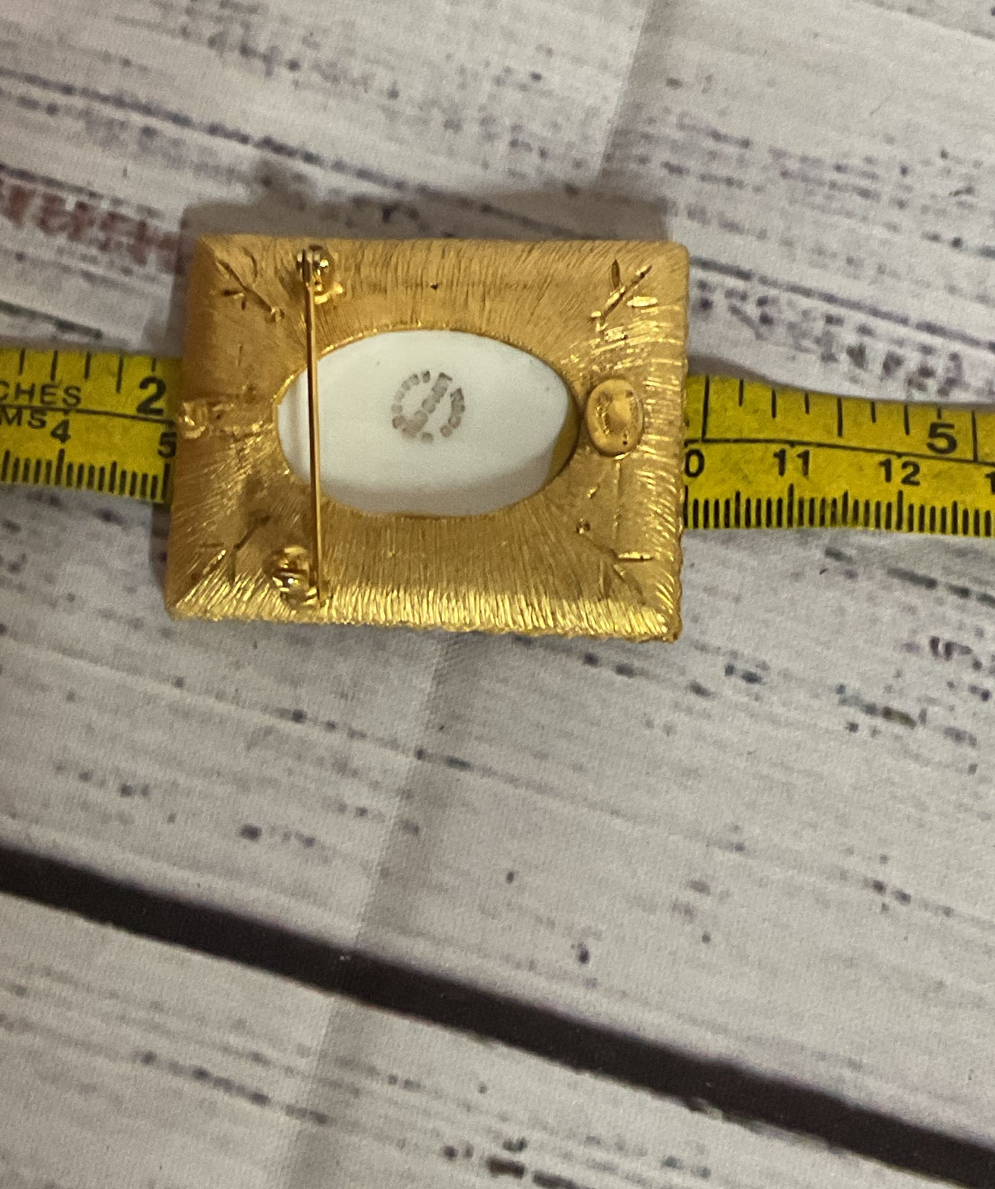 Hattie Carnegie Gold Tone Vintage Frame Brooch Hand painted Portrait AS IS