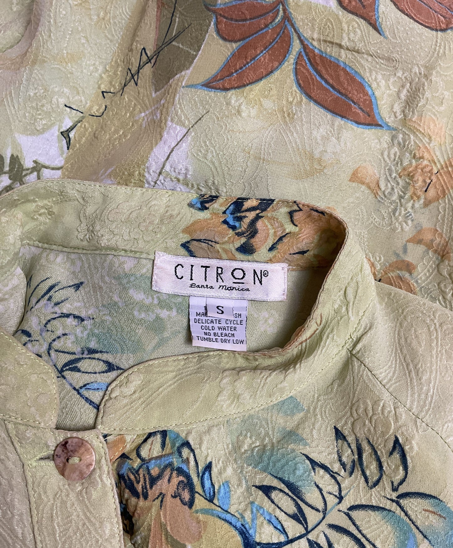 Fabulous Citron 100% Silk Green Butterfly Garden Button-Up Long Sleeve - Small