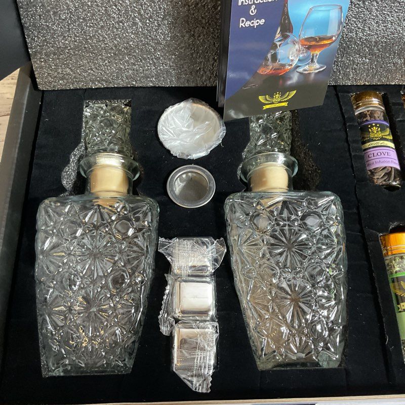 NEW WILLSCOO Alcohol Infusion Kit with Two Decanters