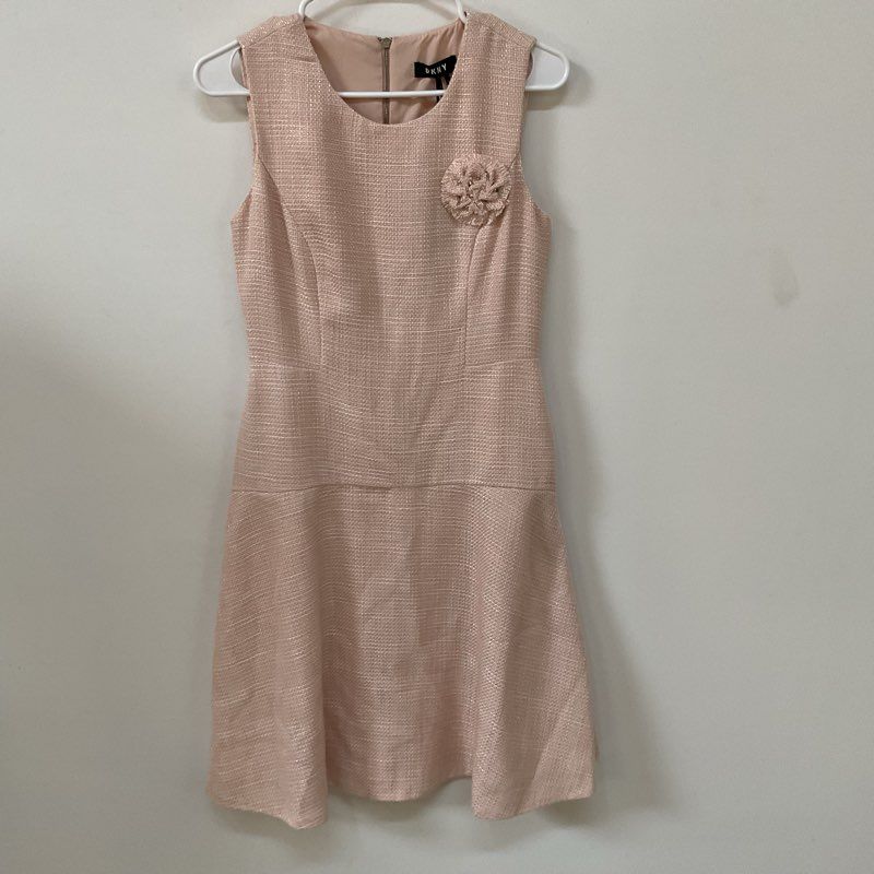 NWT DKNY Women's Peach Tweed Shift Dress with Flower Brooch- SZ 4