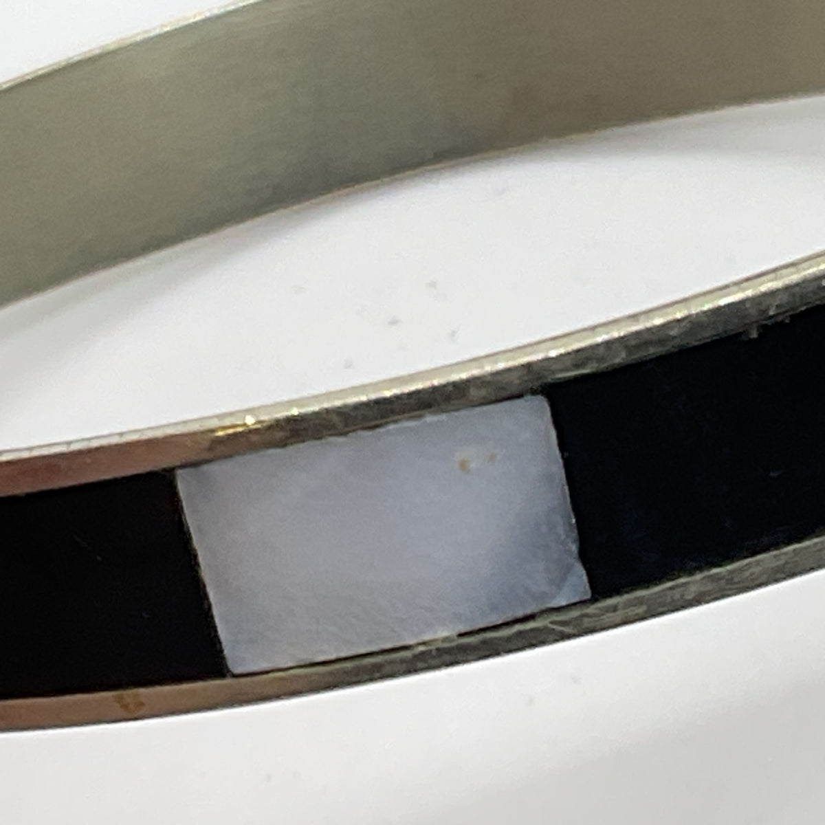 VTG. ALPACA Mexico Silver Tone MOP & Onyx Inlay Bangle Bracelet- 8"