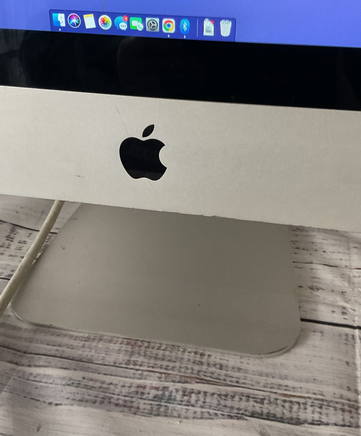 Apple iMac 21.5 Inch Mid 2010s Intel Core i3 Desktop Computer