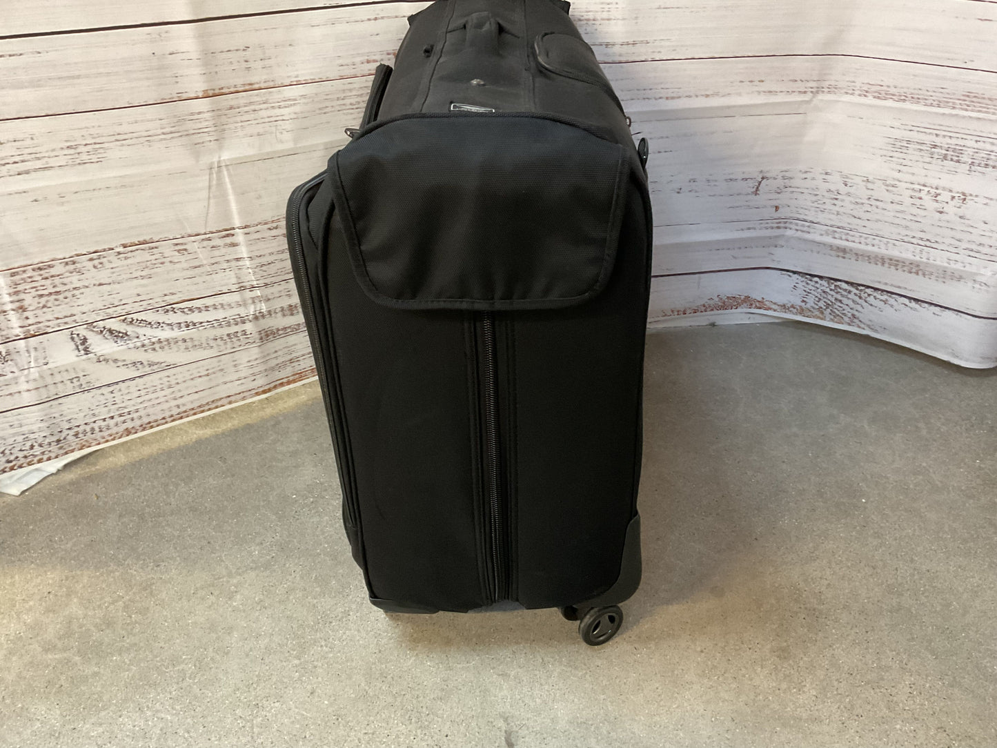 Delsey Paris Black Garment Bag Luggage Spinner Roller