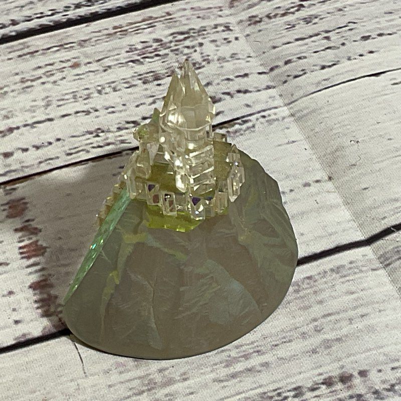 VTG. CRYSTAL WORLD Color Changing Rainbow Castle - 2.75" X 2.75"
