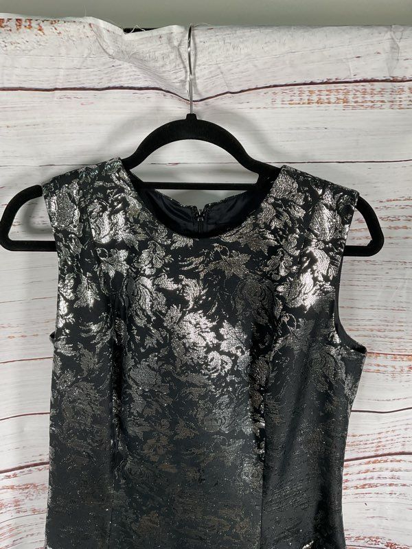 Carmen Marc Valvo Women's Black & Silver Metallic Floral Dress - Size 10