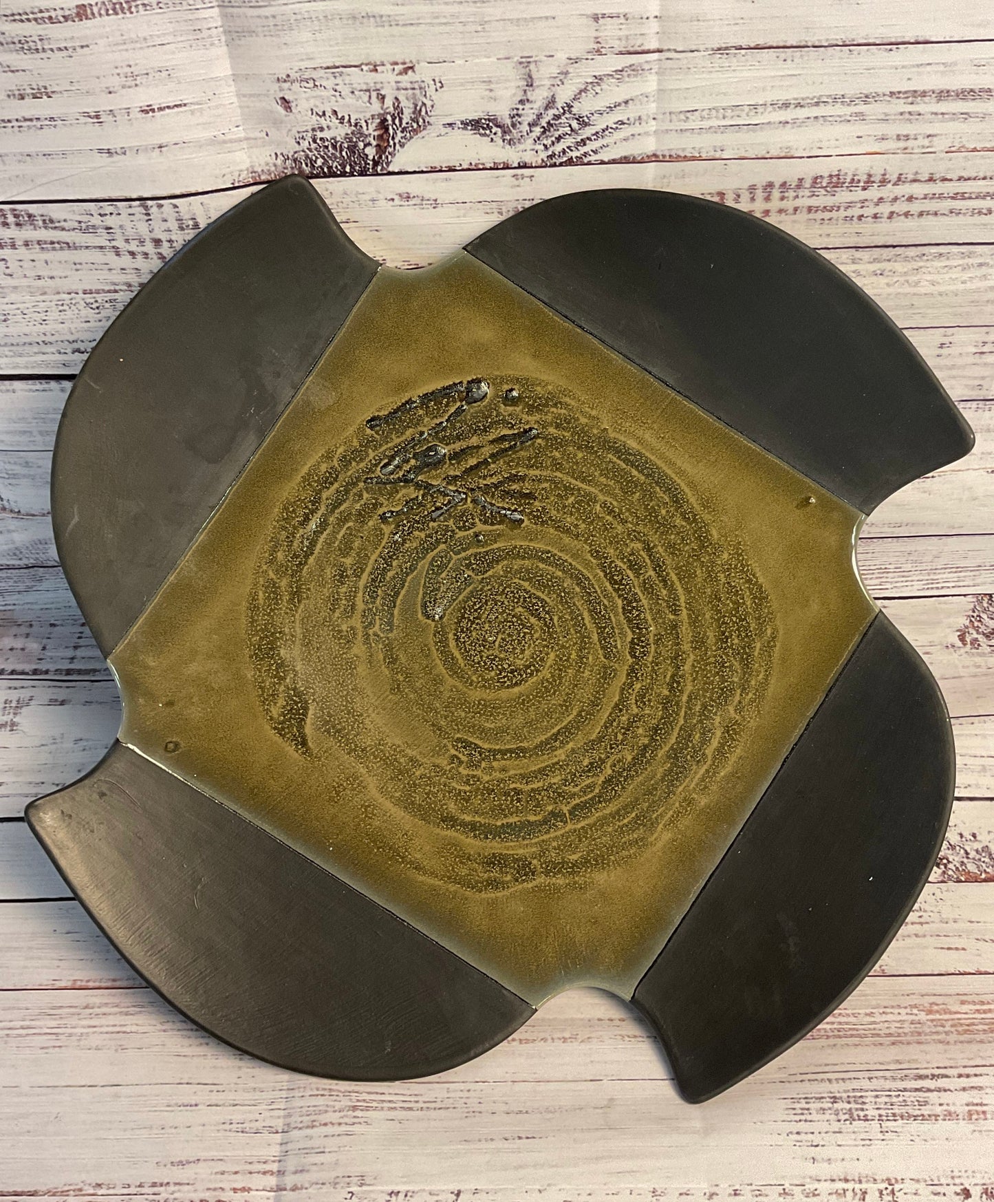 Gorgeous 1995 Black & Green Signed Whimsygothic Spiral Decorative Center Plate