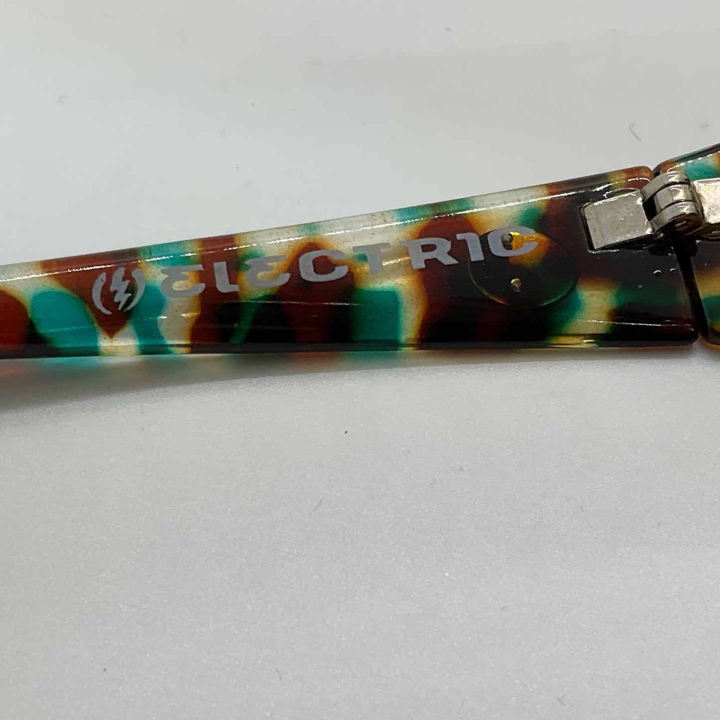 VTG. Y2K ELECTRIC DIGIT Brown Green Sunglasses