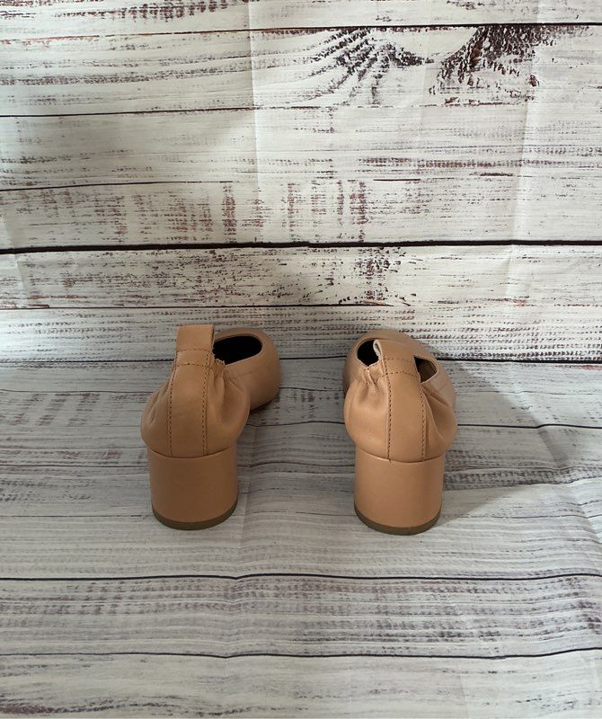 Women's Everlane Tan Leather Low heel Pump Size 7