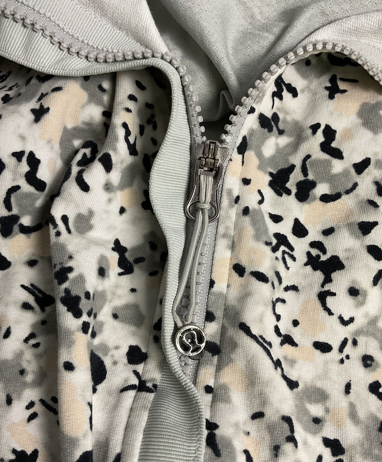 Women's Lululemon Black/White/Pink Print Hoodie Size S/M