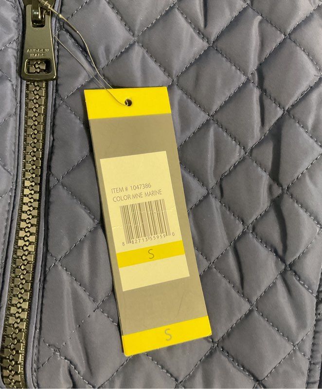 NWT Women's Andrew Marc Navy quilted vest Size S