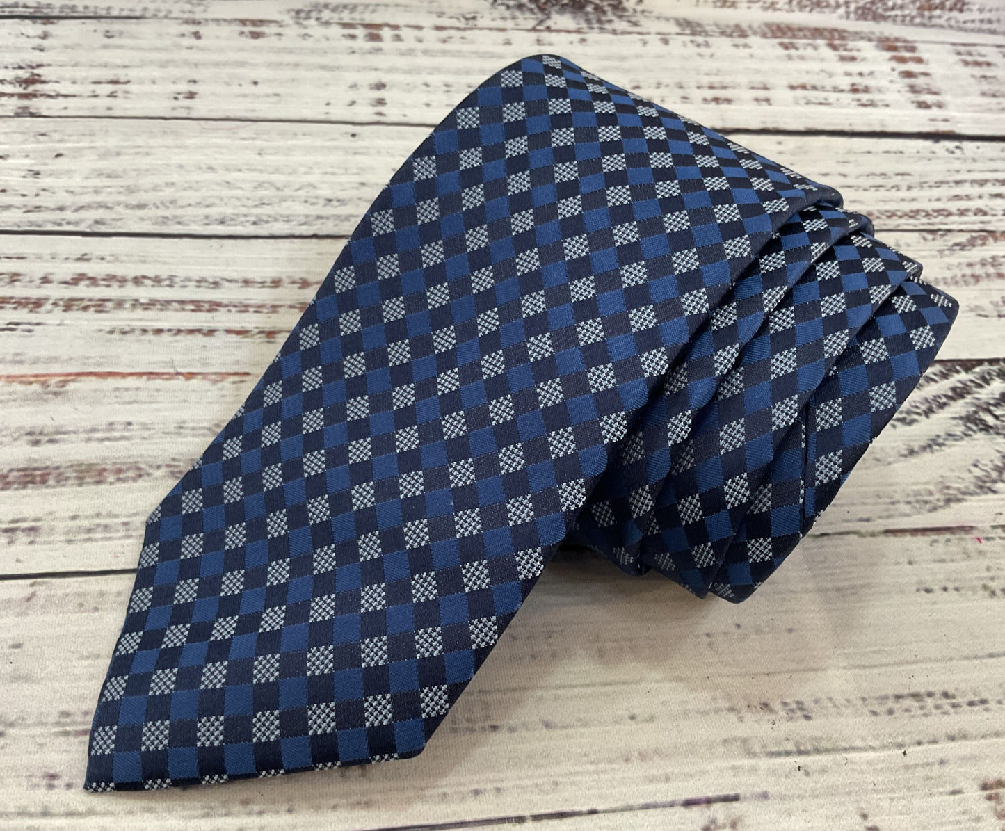 Hugo Boss Men's Navy Blue Criss-Cross Silk Tie Made in Italy