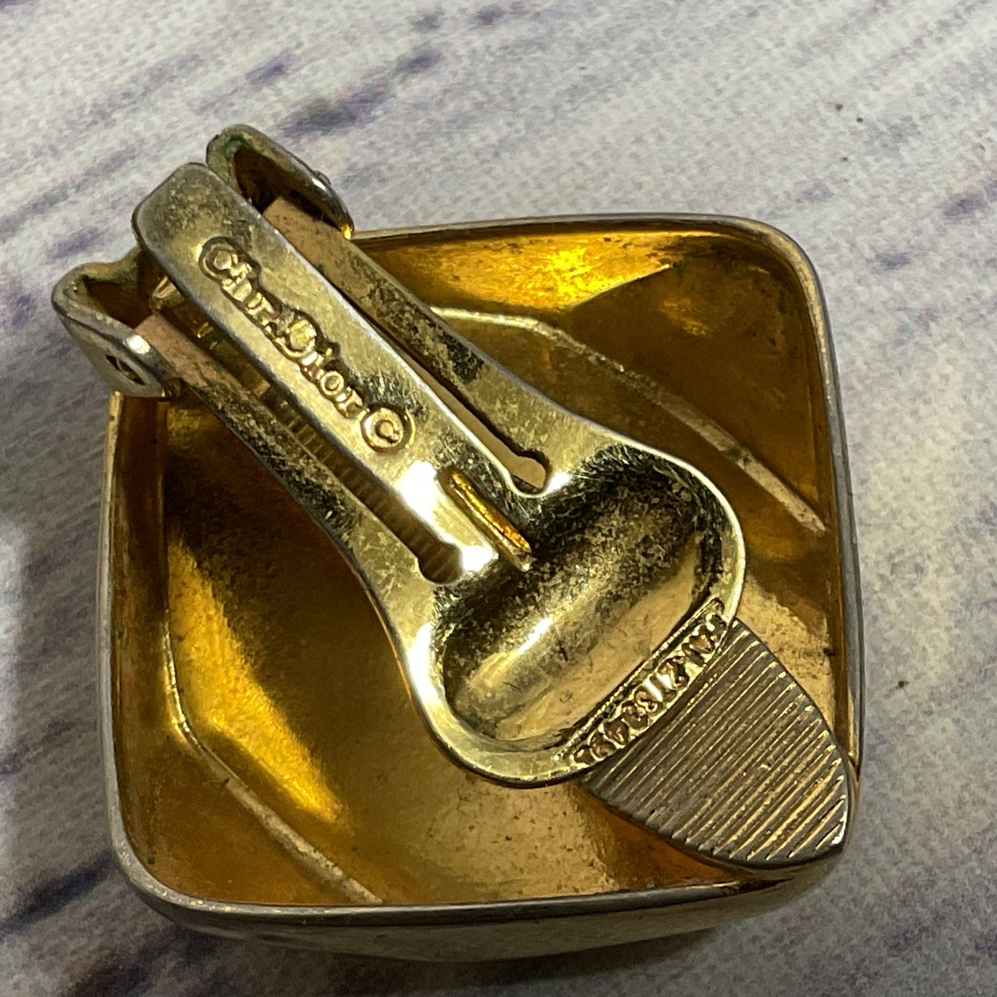 CHRISTIAN DIOR Gold Tone SINGLE Clip On Earring