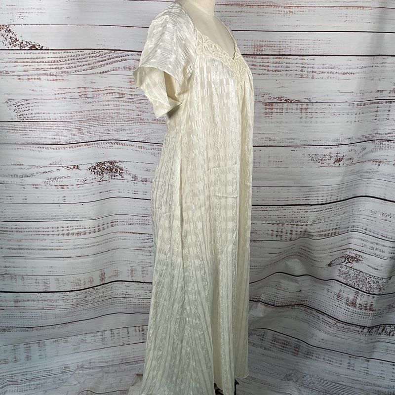 VTG. VALENTINO Women's Long Sleep Gown- SZ M