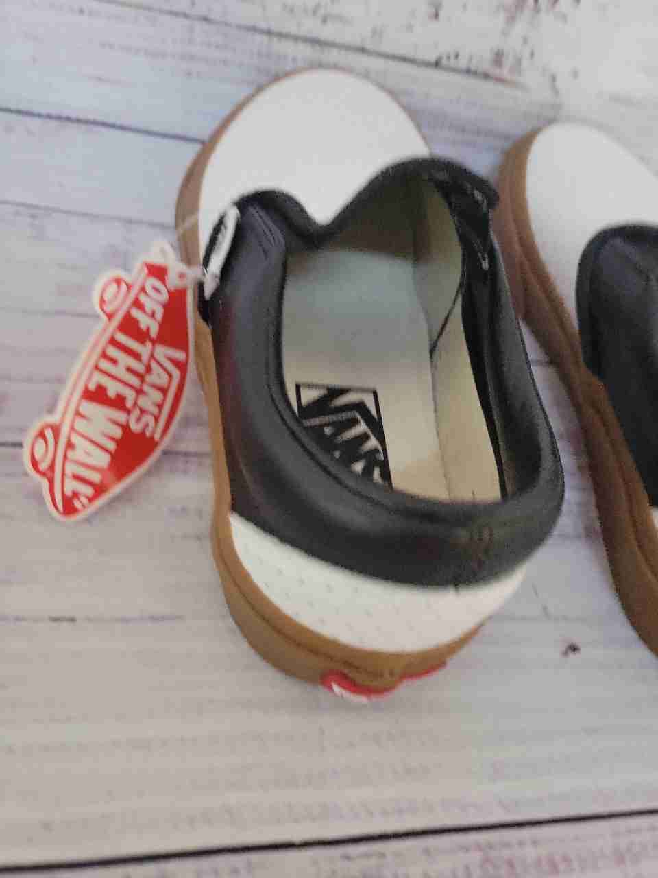 Unisex VANS Off the Wall White Classic Sneaker Women's Size 6.5 Men's Size 5